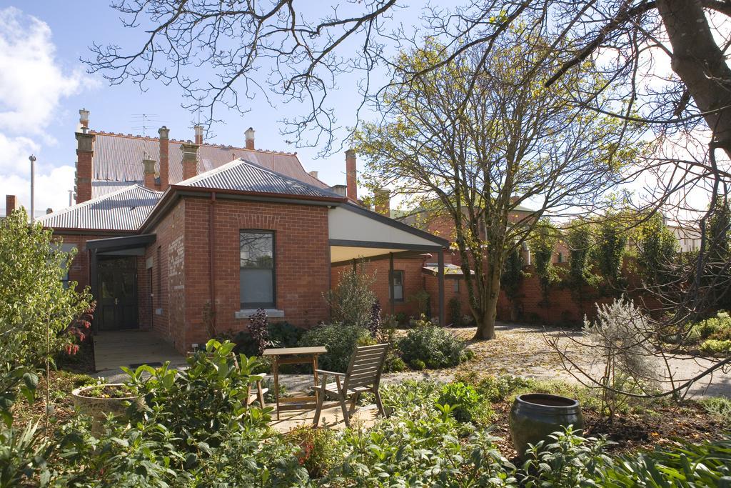 Mollisons Aparthotel Kyneton Bagian luar foto